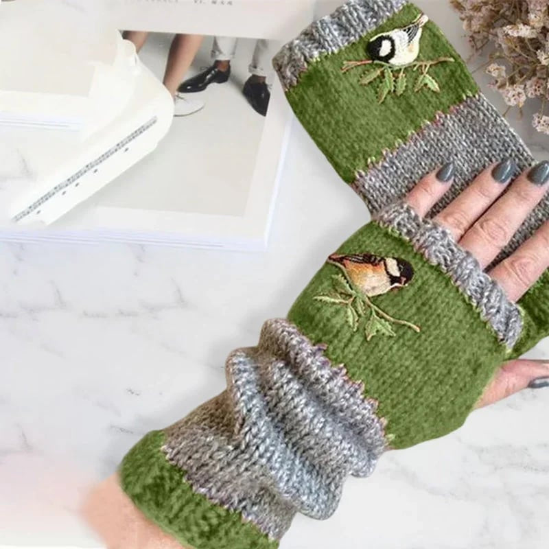 Warm quilted and embroidered gloves
