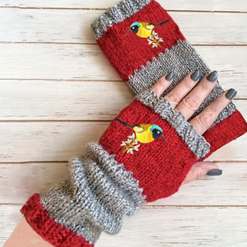 Warm quilted and embroidered gloves