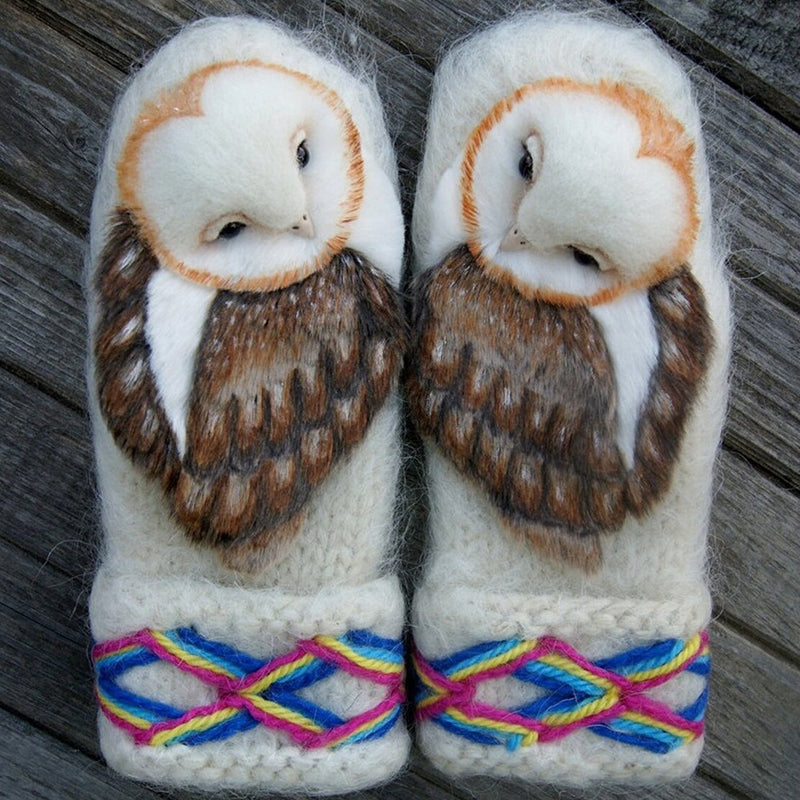 Hand-knitted Nordic mittens in wool with owls