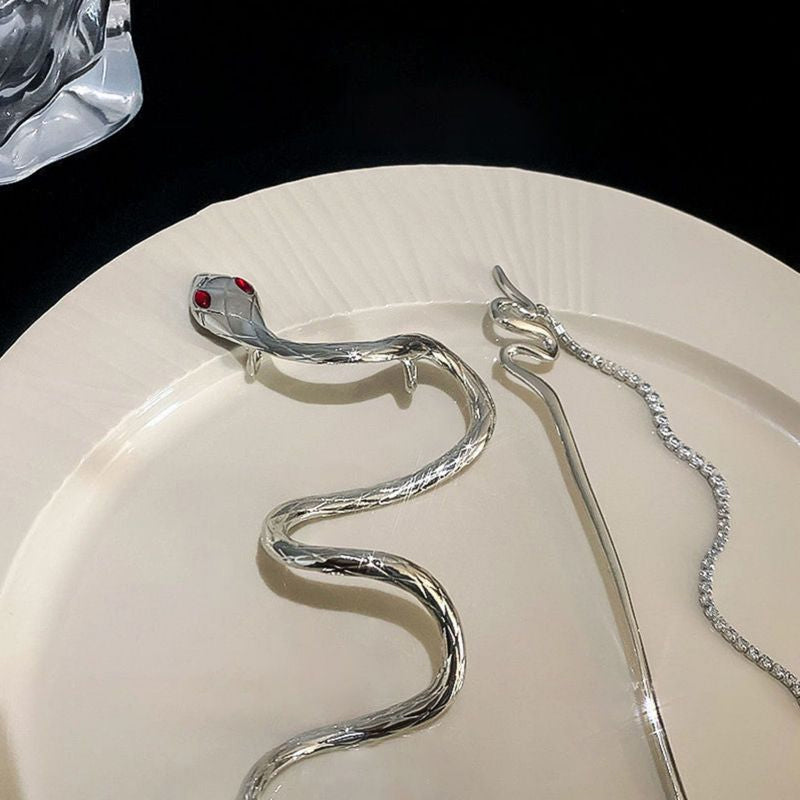 Silver Spiral Snake Tassel Hairpin