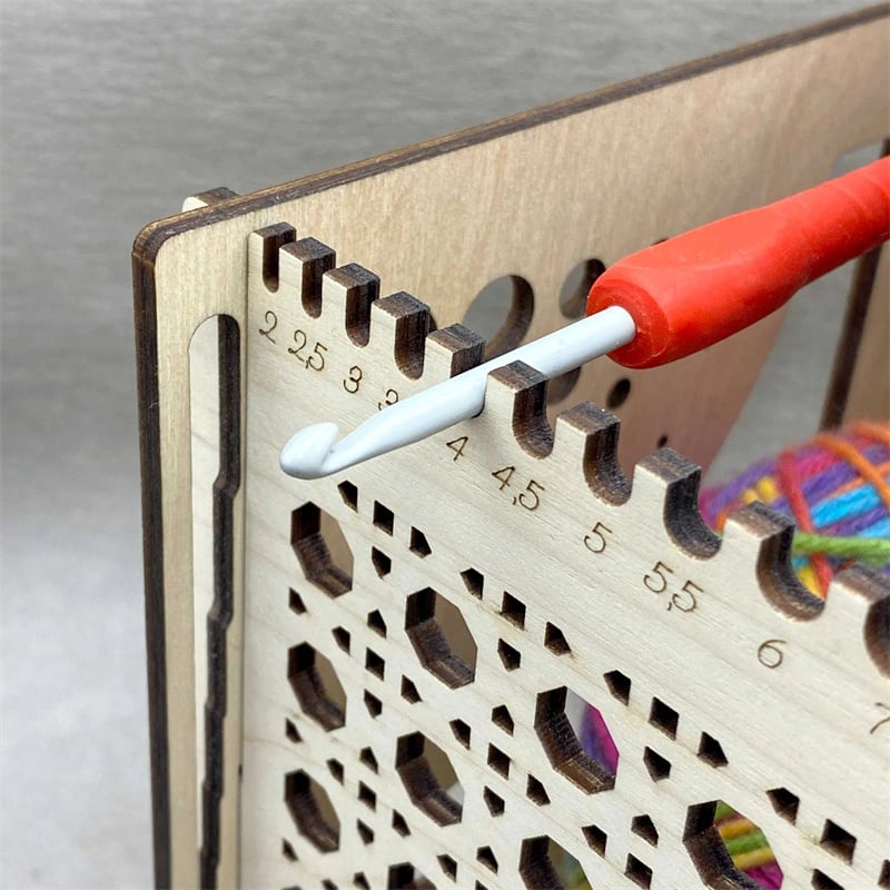 Multifunctional knitting tool