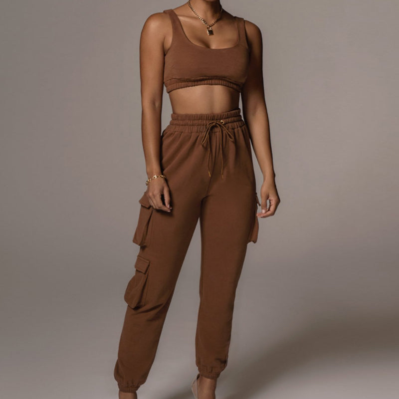 Casual solid color sweatpants and tanktop suit